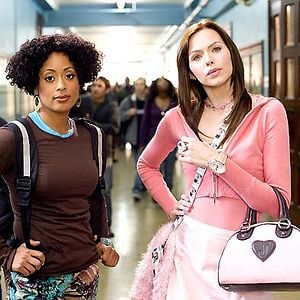 Fotoğraf Essence Atkins