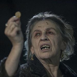 Fotoğraf Lorna Raver