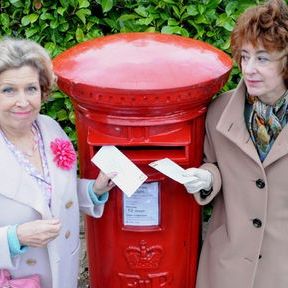 Fotoğraf Ladies of Letters