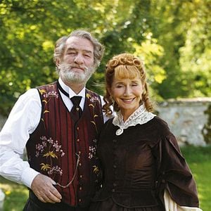 Fotoğraf Au siècle de Maupassant : Contes et nouvelles du XIXe siècle