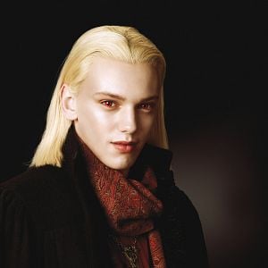 Fotoğraf Alacakaranlık Efsanesi: Yeni Ay