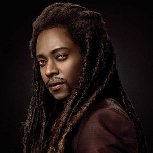 Fotoğraf Edi Gathegi