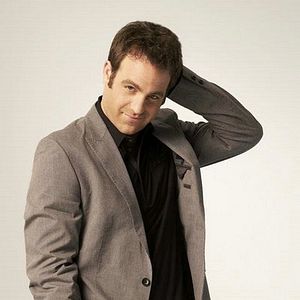 Fotoğraf Paul Adelstein