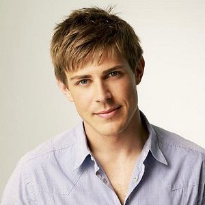 Fotoğraf Chris Lowell