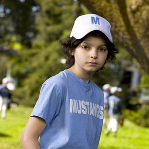 Fotoğraf Miles Heizer