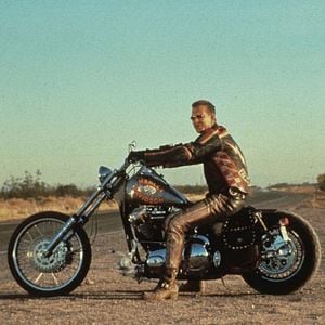 Fotoğraf Harley Davidson ve Marlboro Adam