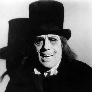 Fotoğraf London After Midnight