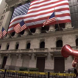 Fotoğraf Kapitalizm: Bir Aşk Hikayesi