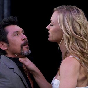 Fotoğraf Yvonne Strahovski