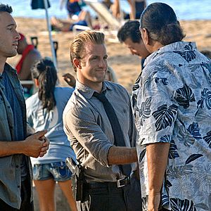 Fotoğraf Alex O'Loughlin