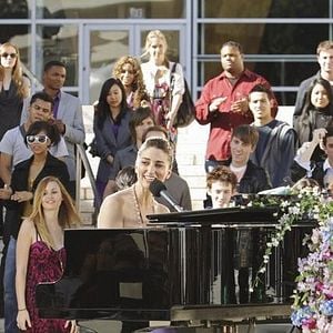 Fotoğraf No Ordinary Family