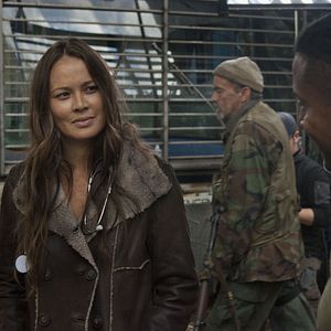 Fotoğraf Moon Bloodgood