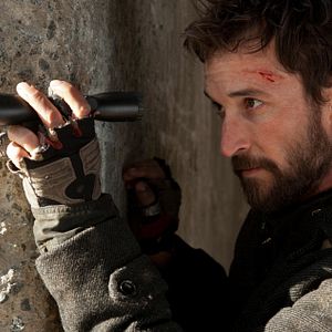 Fotoğraf Falling Skies