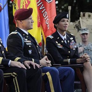 Fotoğraf Army Wives