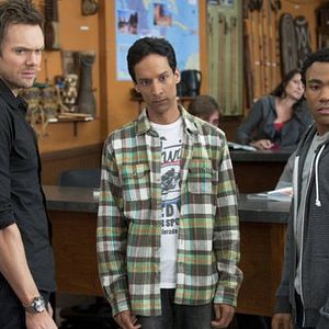 Fotoğraf Danny Pudi