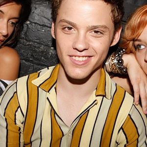 Fotoğraf Skins (US)