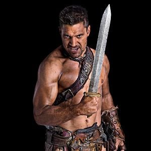 Fotoğraf Manu Bennett