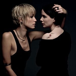 Fotoğraf Lip Service