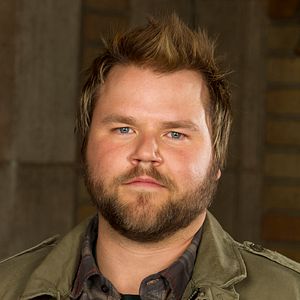Fotoğraf Tyler Labine
