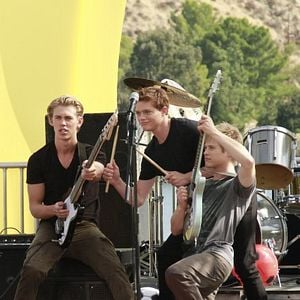 Fotoğraf Switched at Birth