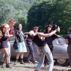 Fotoğraf Güle Güle Sarışın