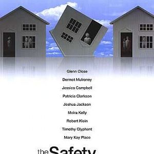 Fotoğraf The Safety of Objects