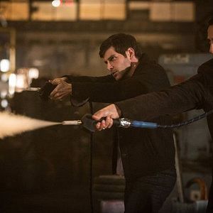 Fotoğraf Sasha Roiz