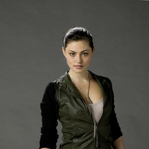 Fotoğraf Phoebe Tonkin