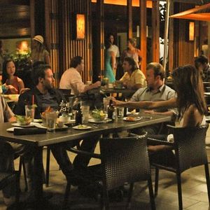 Fotoğraf Alex O'Loughlin