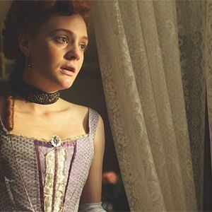 Fotoğraf Romola Garai