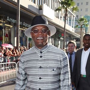 Fotoğraf İlk Yenilmez: Kaptan Amerika