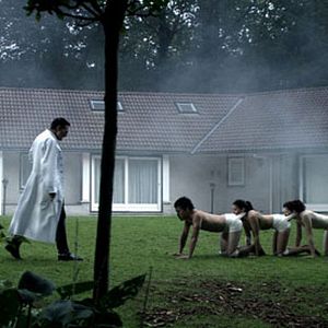 Fotoğraf The Human Centipede