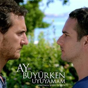 Fotoğraf Ay Büyürken Uyuyamam