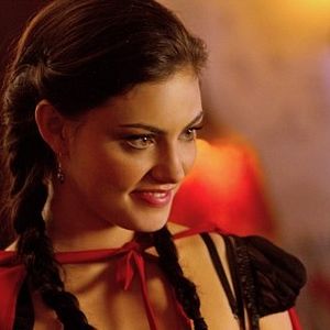 Fotoğraf Phoebe Tonkin