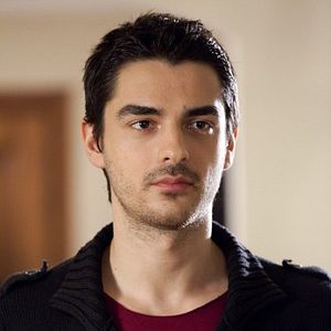 Fotoğraf Eve Düşen Yıldırım