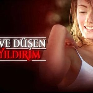 Fotoğraf Eve Düşen Yıldırım