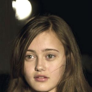 Fotoğraf Ella Purnell