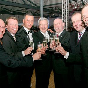 Fotoğraf Versicherungsvertreter - Die erstaunliche Karriere des Mehmet Göker