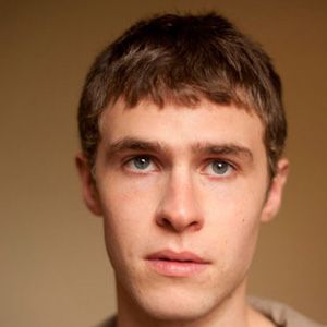 Fotoğraf Iain De Caestecker