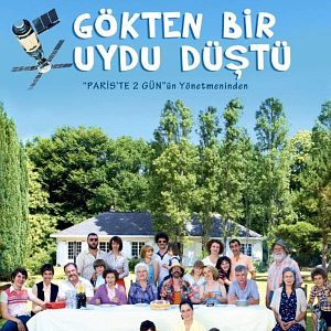 Fotoğraf Gökten Bir Uydu Düştü