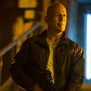 Fotoğraf Zor Ölüm : Ölmek İçin Güzel Bir Gün