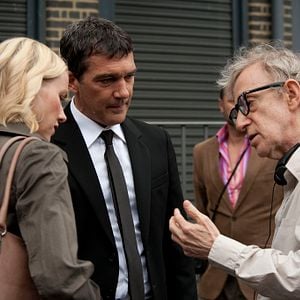 Fotoğraf Uzun Boylu Esmer Adam