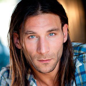 Fotoğraf Zach McGowan