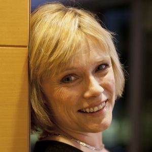 Fotoğraf Sue Vertue