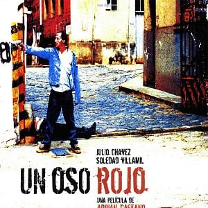 Fotoğraf Un oso rojo