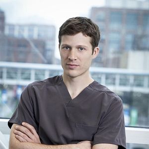 Fotoğraf Zach Gilford