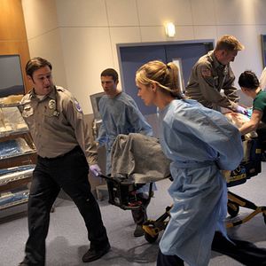 Fotoğraf Zach Gilford