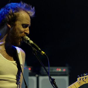 Fotoğraf Shut Up And Play The Hits