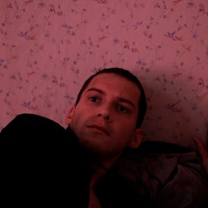 Fotoğraf Savaşın Gölgesinde