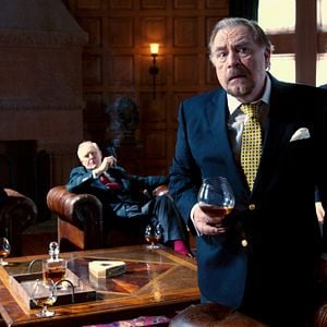 Fotoğraf Josh Lawson